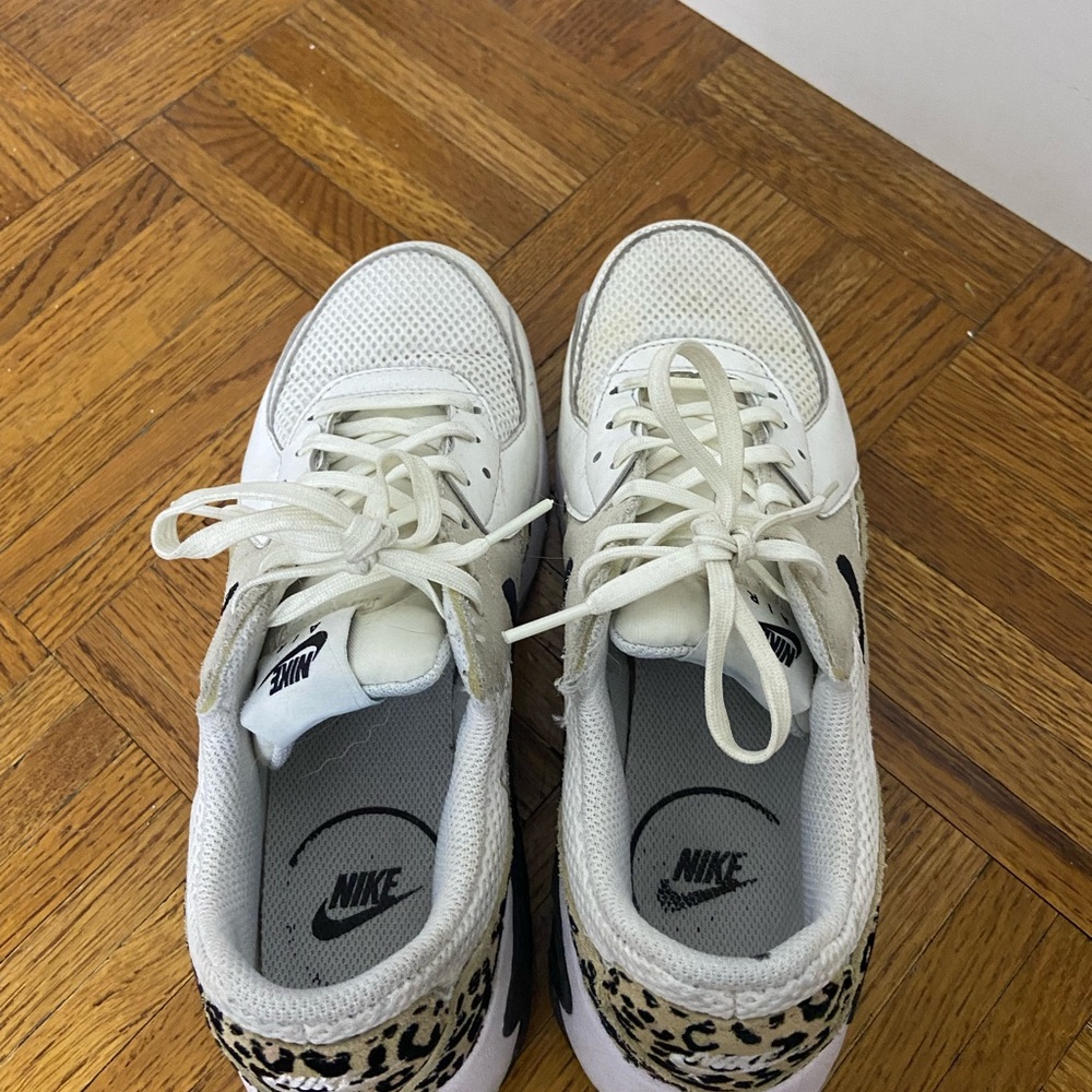 Nike cheetah air max sneakers 7.5 - Picture 2 of 7